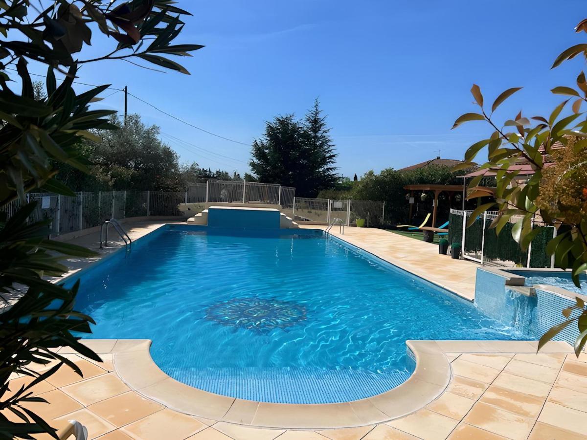 Gite Les Feuilles De Chene Villa Carpentras Luaran gambar