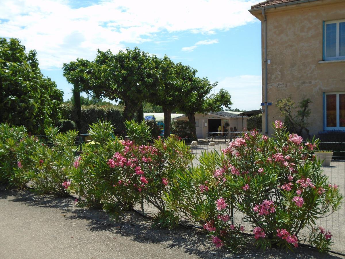Gite Les Feuilles De Chene Villa Carpentras Luaran gambar